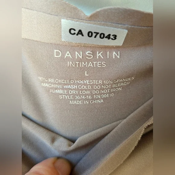 Danskin Intimates Underwear Panties Soft No Shows Thong Trio - Brown Cream Tan L - Picture 2 of 4